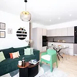 L52 Staywiz Us - 2bdr Massena Central, 2 Min From The Ac Apartmán