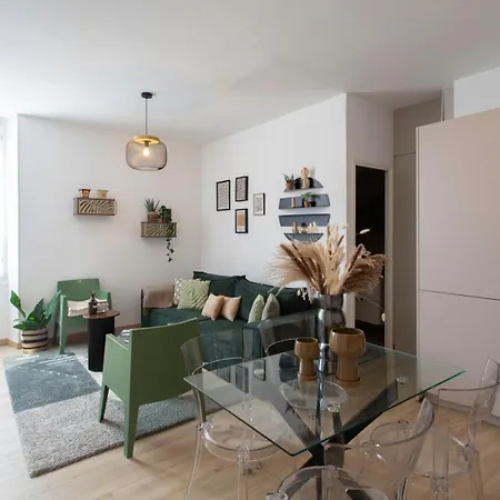Daire L52 2bdr Massena Central, 2 Min From The Ac Nice