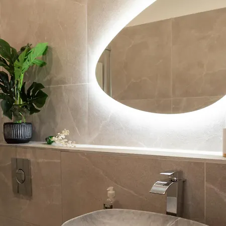 L52 2bdr Massena Central, 2 Min From The Ac Apartment *