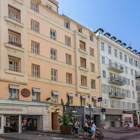 L52 2bdr Massena Central, 2 Min From The Ac *