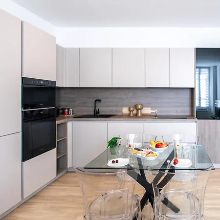 L52 2bdr Massena Central, 2 Min From The Ac Nice