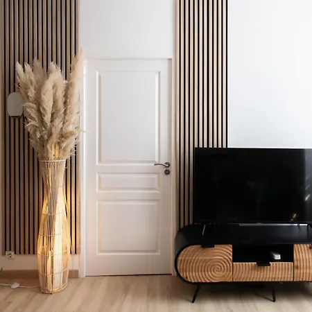 L52 2bdr Massena Central, 2 Min From The Ac *